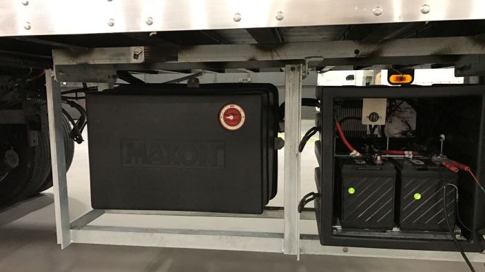 Dual charging system of the liftgate van